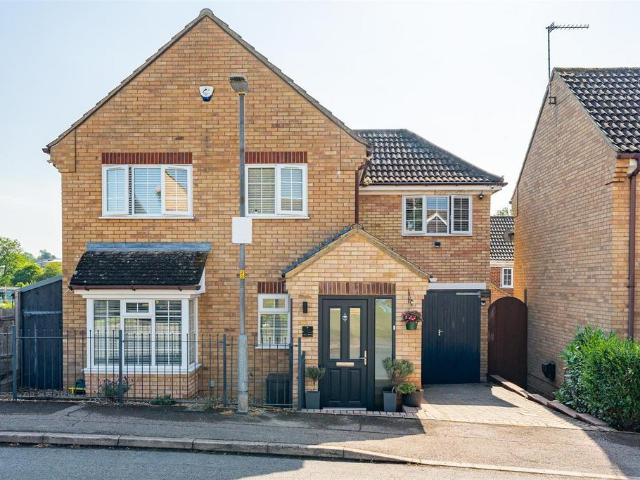 House for sale in Poplars, Shephall