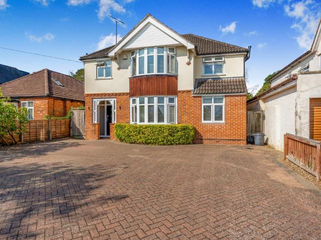 House for sale in Woodley