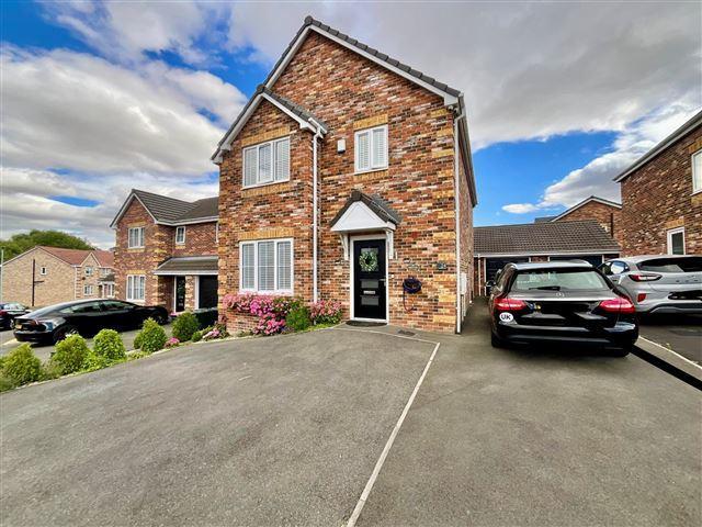 House for sale in Aston cum Aughton, Aston