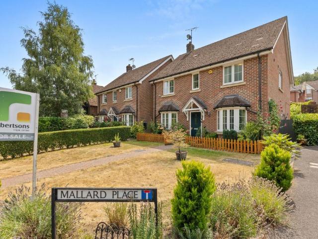 House for sale in Chepping Wycombe, Loudwater