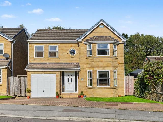 House for sale in Prince Royd, Kirklees