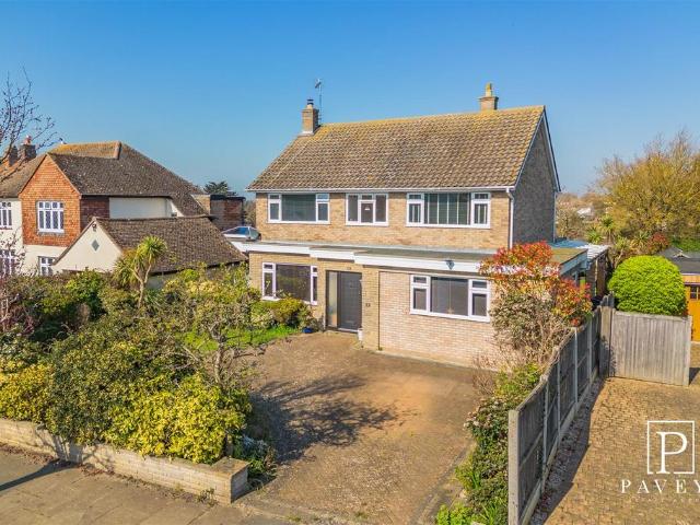 House for sale in Frinton and Walton, Dale Hill