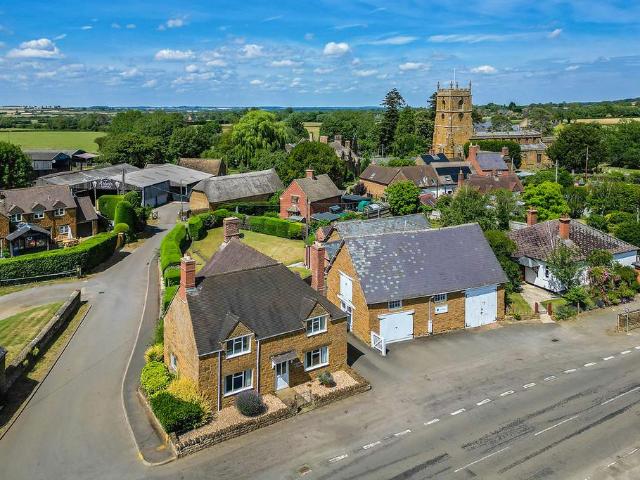 House for sale in Alderminster, Warwickshire
