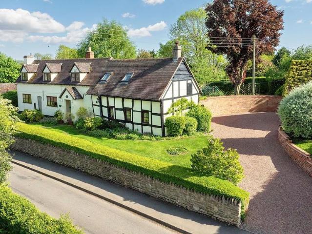 House for sale in Bishampton, Crookhill