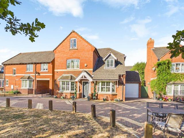 House for sale in Weston Turville