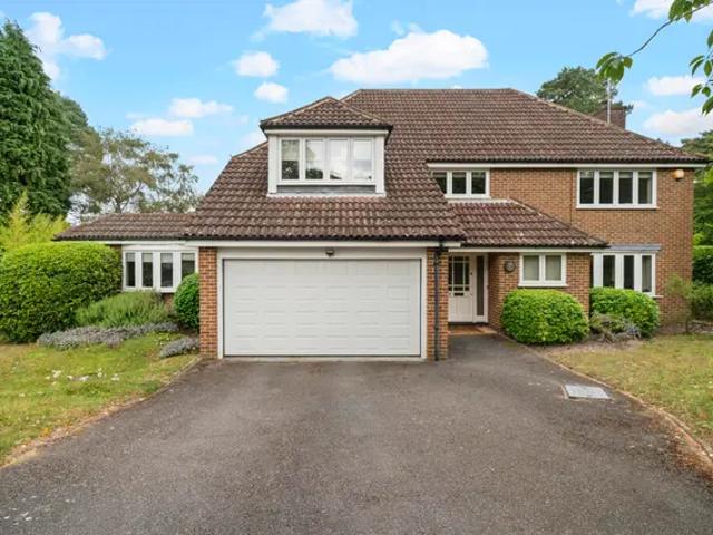 House for sale in Oxshott, Elmbridge