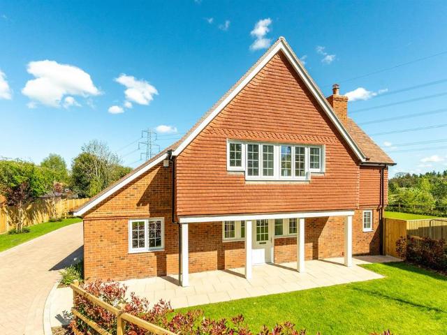 House for sale in Basildon, Pangbourne