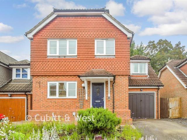 House for sale in Perryfields, West Sussex