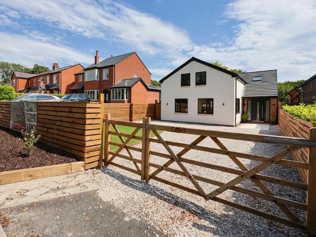 House for sale in Gathurst, Wigan