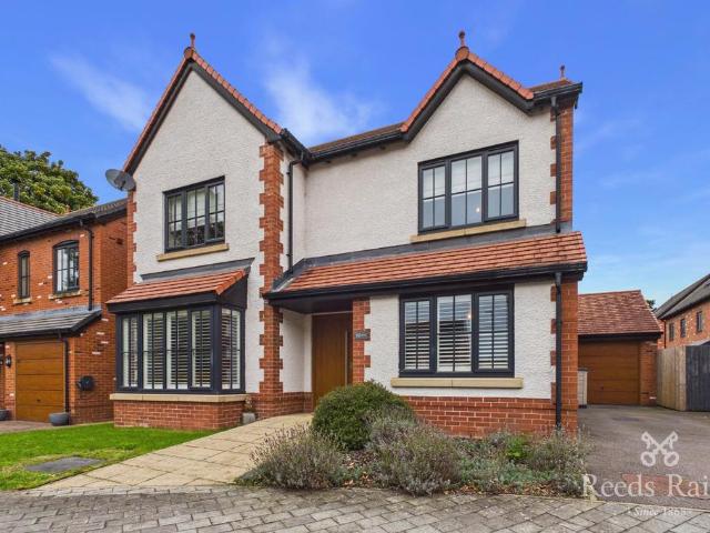 House for sale in Saltersford Gardens, Holmes Chapel