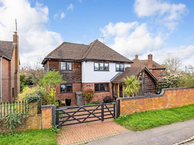 House for sale in Henley-on-Thames, Berrick Salome