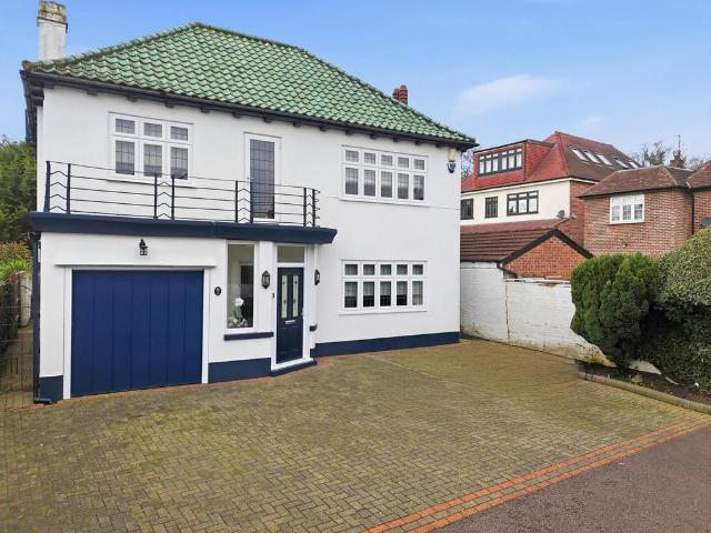 House for sale in Snaresbrook, Greater London