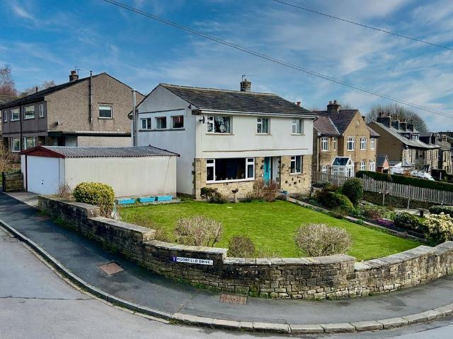 House for sale in Oakworth, West Yorkshire