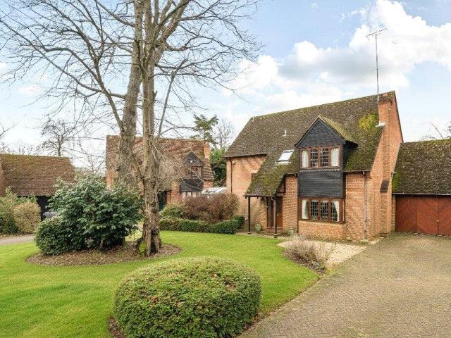 House for sale in Burghfield Common, West Berkshire