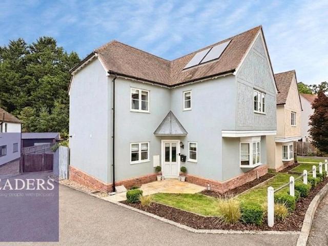 House for sale in Chipping Hill, Essex