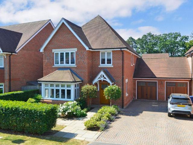 House for sale in Fole, Surrey