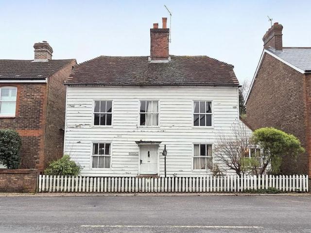 House for sale in Perryfields, West Sussex