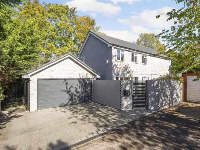House for sale in New Malden, Greater London