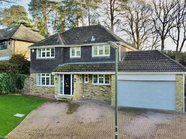 House for sale in Old Dean, Heol-las