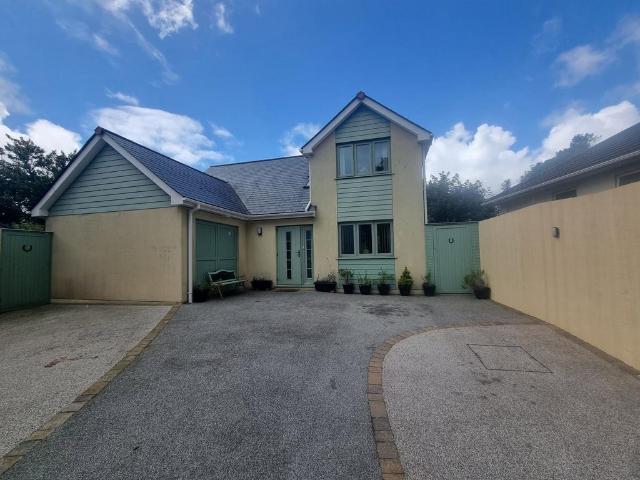 House for sale in Livermead