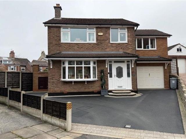 House for sale in Hurdsfield, Macclesfield