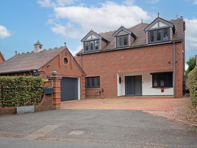 House for sale in Shernal Green, Wychavon