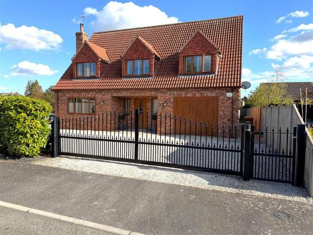 House for sale in Farndon, Newark and Sherwood