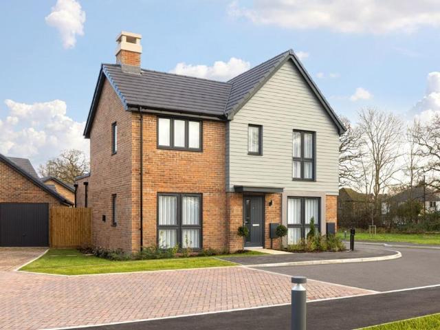House for sale in Littlecote, West Sussex