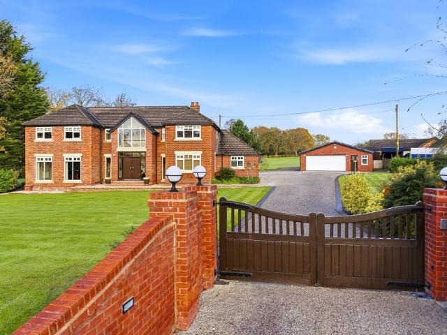House for sale in Mobberley
