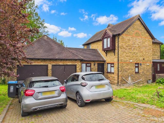 House for sale in The Image, Pouchen End