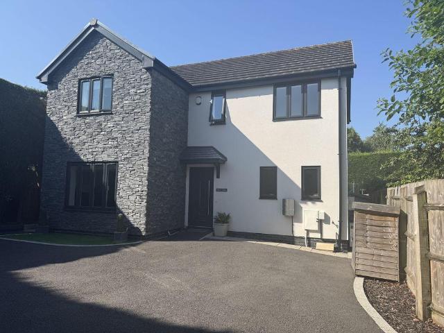 House for sale in Almondsbury, South Gloucestershire