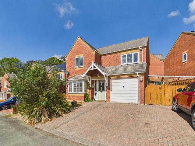 House for sale in Welshpool, Wales