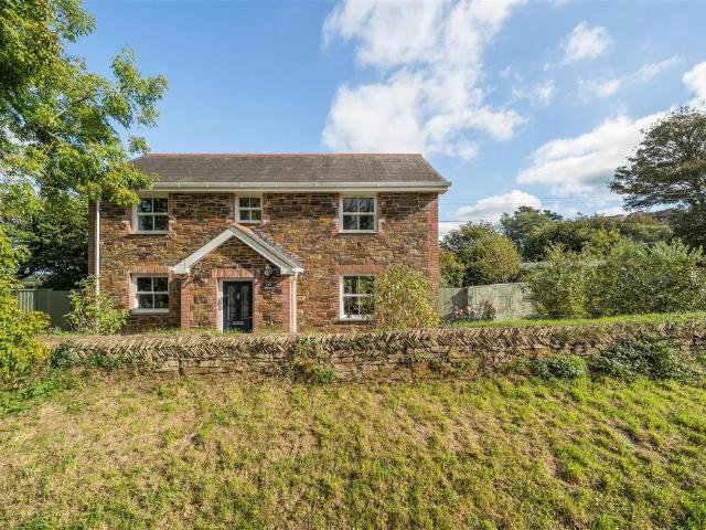House for sale in Perranzabuloe, Cornwall