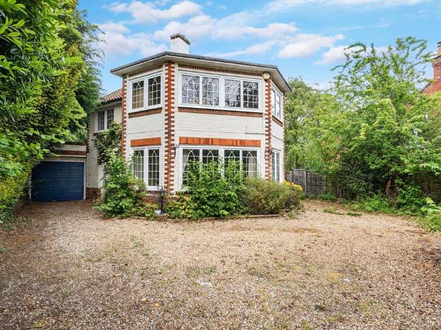House for sale in Farnborough, Hampshire