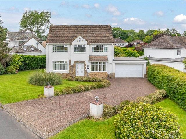 House for sale in Tranmere Park, West Yorkshire