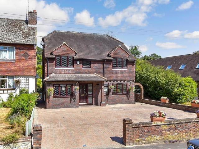 House for sale in The Butts, Kent