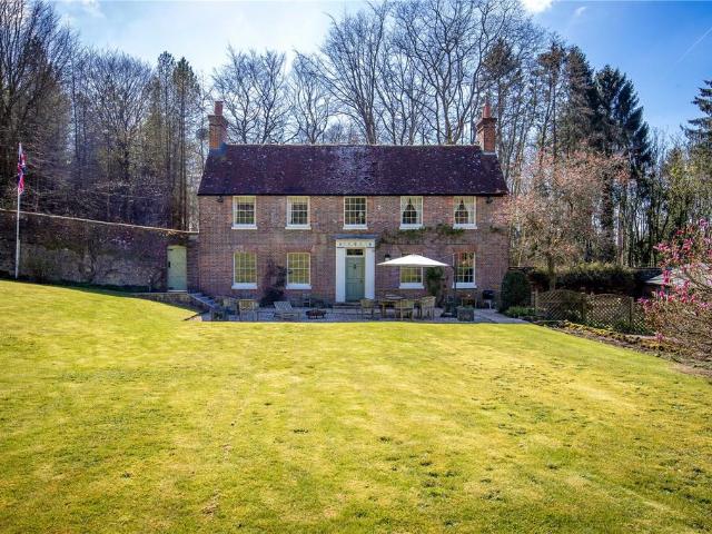 House for sale in Littlecote, West Sussex