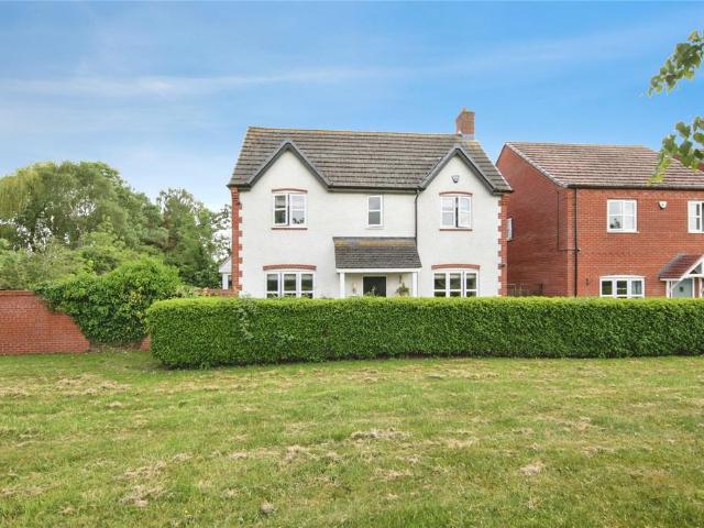 House for sale in Gun Hill, Warwickshire