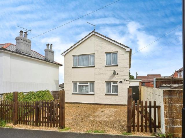 House for sale in Oakfield, Ryde