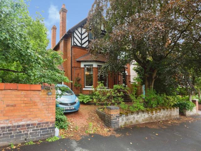 House for sale in Kings Heath, Wake Green