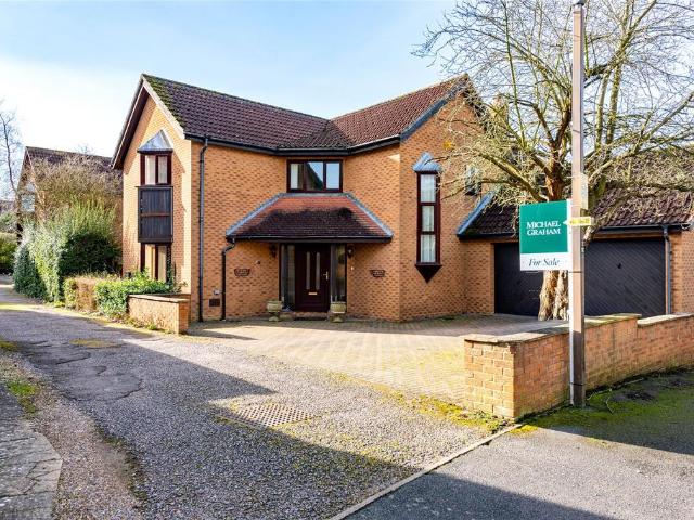 House for sale in Fenny Stratford, Milton Keynes