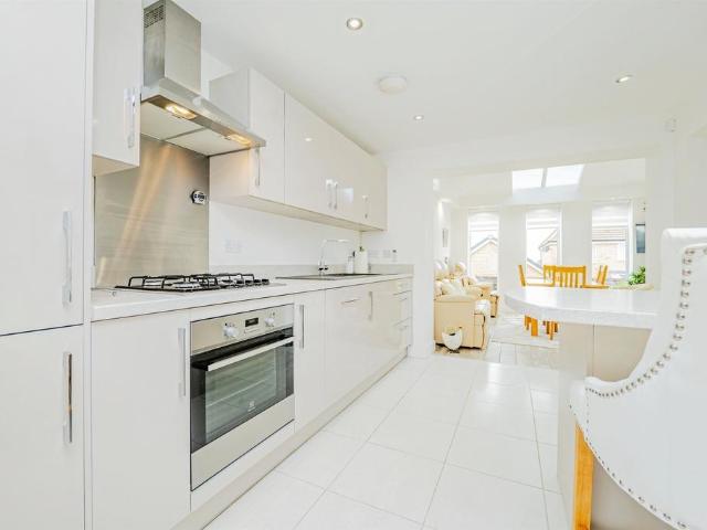 House for sale in Font-y-Gary, Rhoose