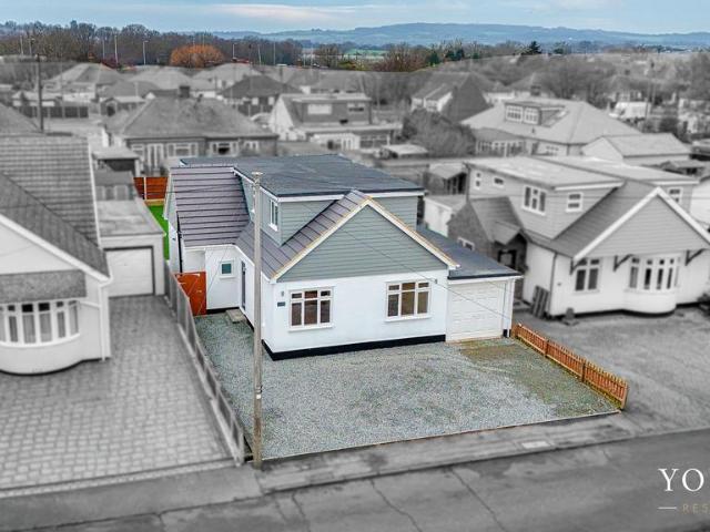 House for sale in Stanford-le-hope, Essex