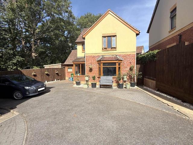 House for sale in Hulham, Budlake