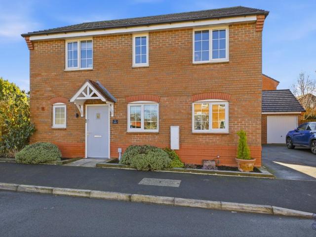 House for sale in Crookhill, Worcestershire