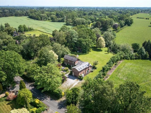 House for sale in Plumley