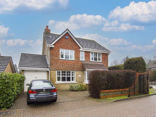 House for sale in Crowborough Warren, Cross In Hand