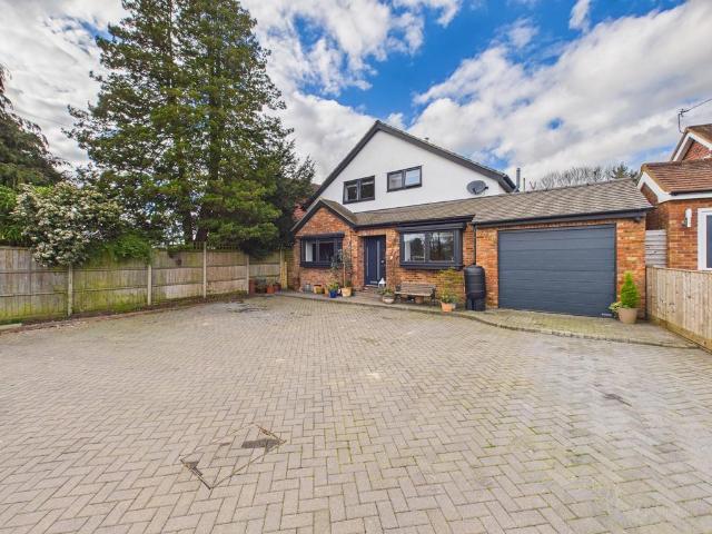 House for sale in Great Kingshill, Buckinghamshire