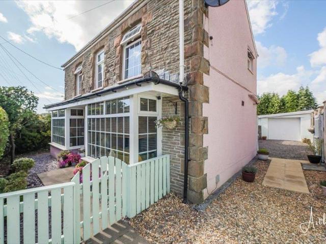 House for sale in Cilybebyll, Alltwen