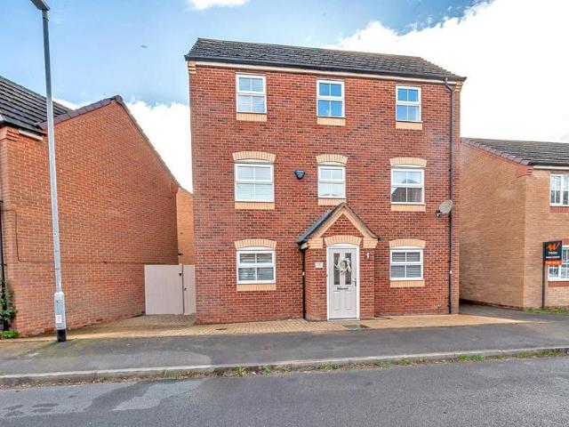 House for sale in Heath Hayes and Wimblebury, Chadsmoor